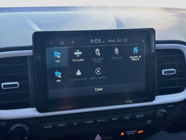 Used 2022 Hyundai Venue Limited FWD image 15