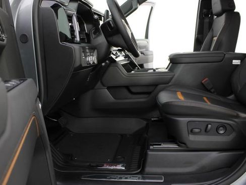 New 2026 GMC Sierra 3500 AT4 w/ Technology Package AWD/4WD image 21