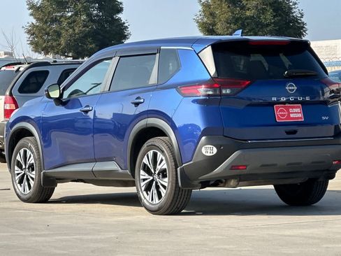 Used 2023 Nissan Rogue SV image 7