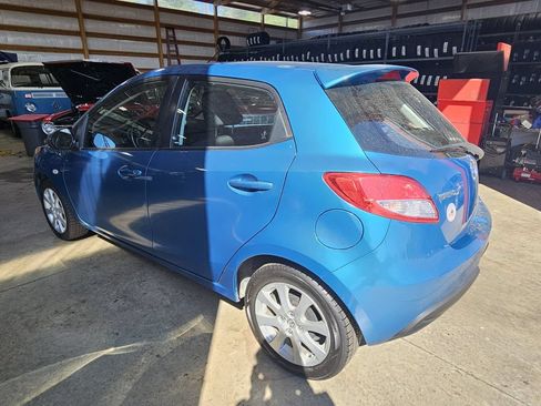 Used 2011 MAZDA MAZDA2 Touring FWD image 6