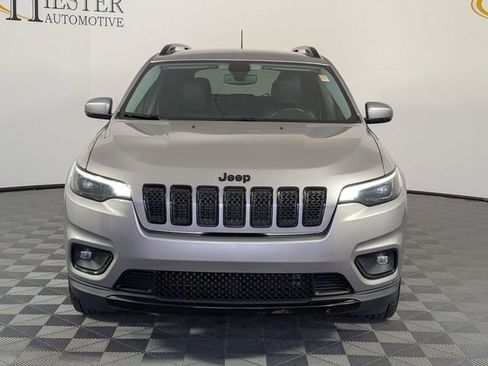 Used 2020 Jeep Cherokee Latitude Plus image 3