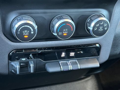 Used 2022 RAM 1500 Lone Star AWD/4WD image 19