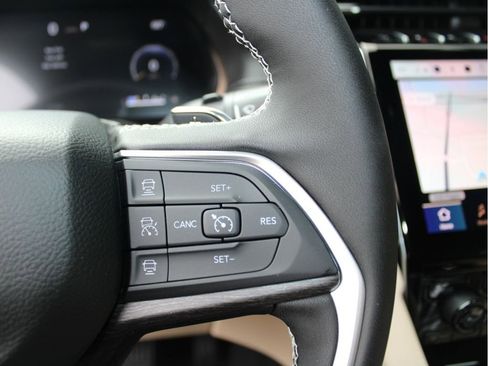 New 2025 Jeep Grand Cherokee Limited image 14