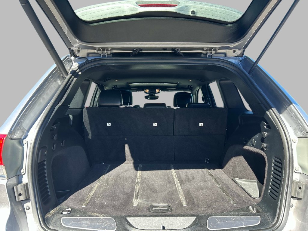 Used 2017 Jeep Grand Cherokee Limited AWD/4WD image 11