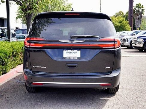 New 2026 Chrysler Pacifica Select AWD/4WD image 9