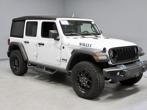Used 2024 Jeep Wrangler Unlimited image 1
