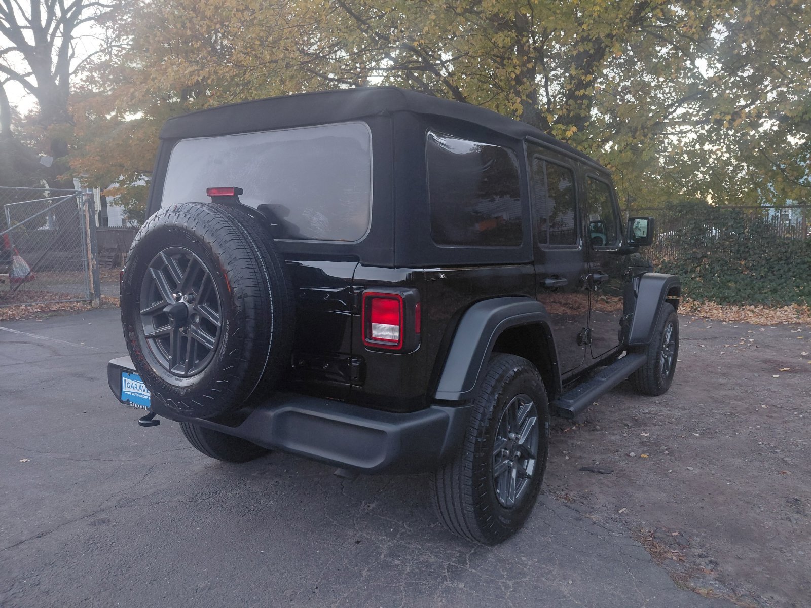Used 2024 Jeep Wrangler Unlimited Sport AWD/4WD image 31