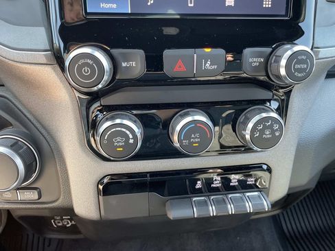 Used 2025 RAM 1500 Warlock AWD/4WD image 47