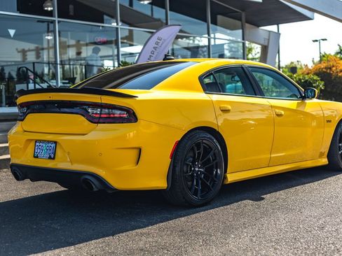 Used 2017 Dodge Charger R/T RWD image 7