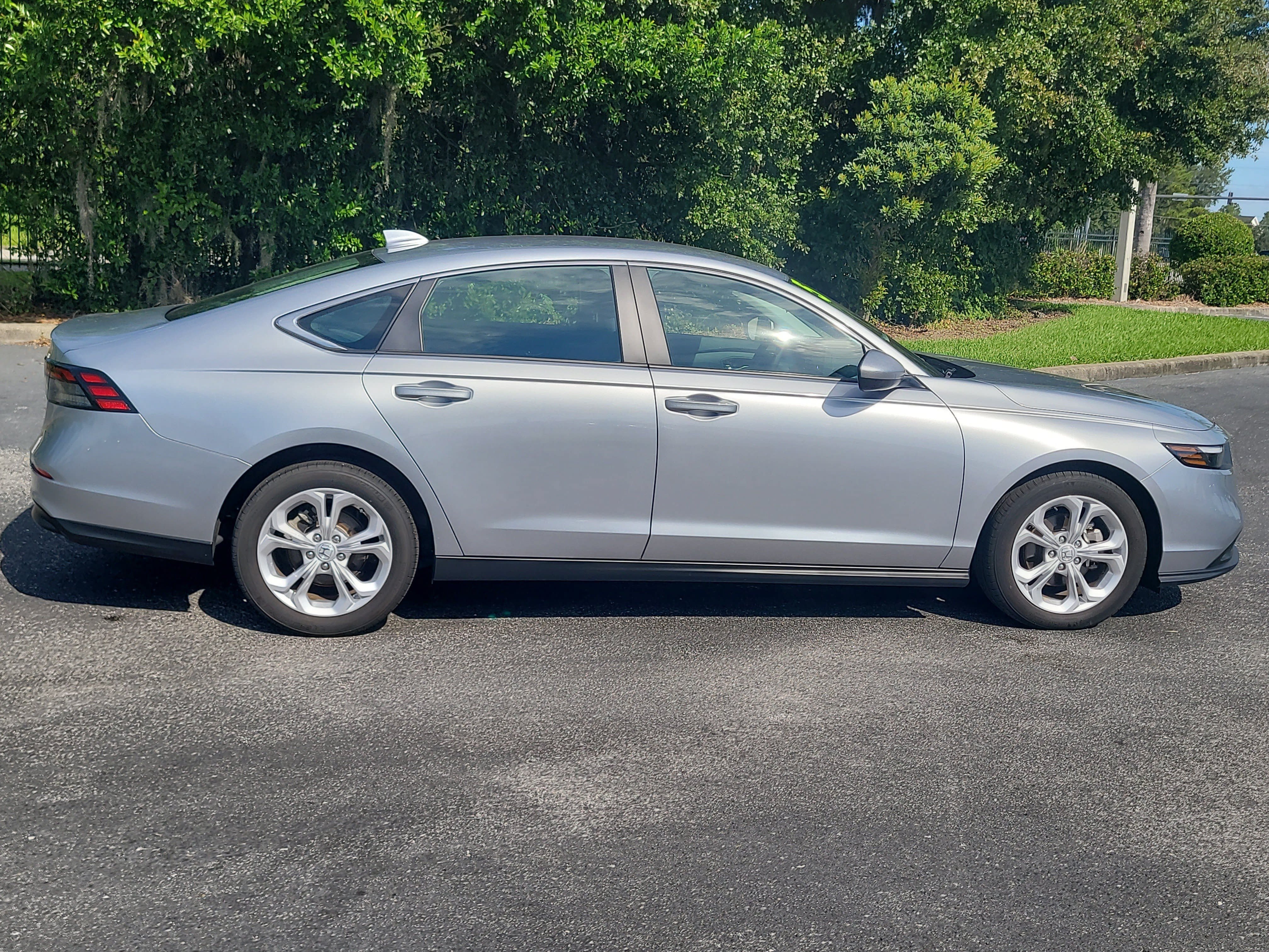 Used 2025 Honda Accord LX image 8