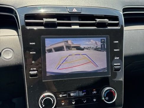 Used 2023 Hyundai Tucson SEL FWD image 2