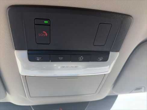 Used 2025 Nissan Pathfinder SV AWD/4WD image 25