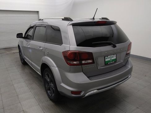 Used 2018 Dodge Journey Crossroad w/ Nav & Sun Group FWD image 5