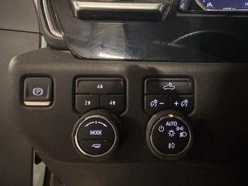Used 2025 Chevrolet Silverado 2500 LT w/ Convenience Package AWD/4WD image 23