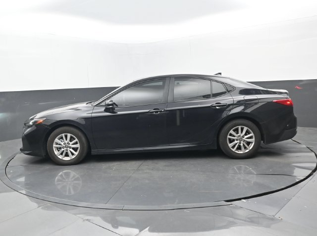 Used 2025 Toyota Camry LE FWD image 7