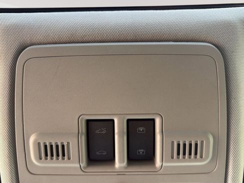 Used 2011 Cadillac SRX Luxury image 20