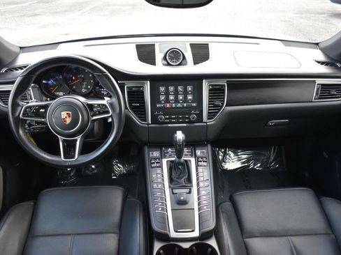 Used 2017 Porsche Macan GTS AWD/4WD image 11