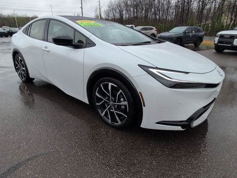 Used 2026 Toyota Prius Plug-In Hybrid w/ Limited Premium Package FWD image 9