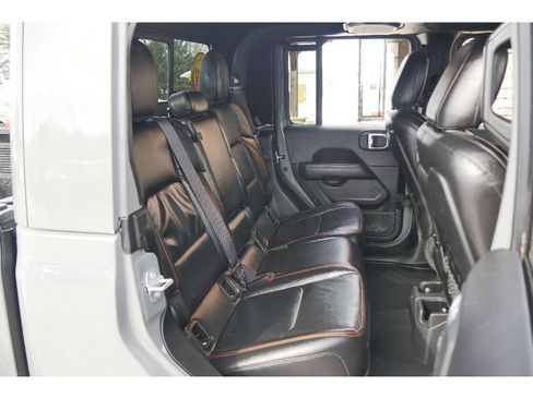 Used 2022 Jeep Gladiator Mojave w/ Cold Weather Group image 18