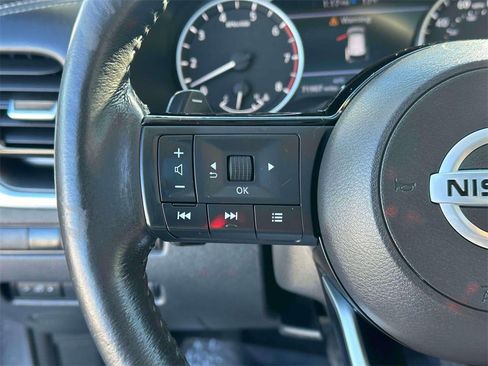 Used 2021 Nissan Rogue SV w/ Premium Package image 22