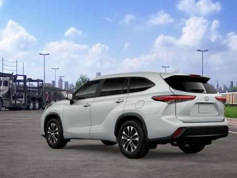 New 2026 Toyota Highlander XLE AWD/4WD image 6