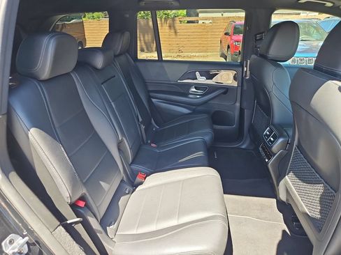Used 2022 Mercedes-Benz GLS 450 4MATIC image 15