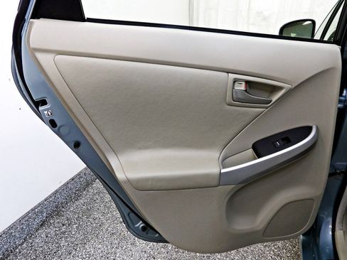 Used 2012 Toyota Prius Two FWD image 9