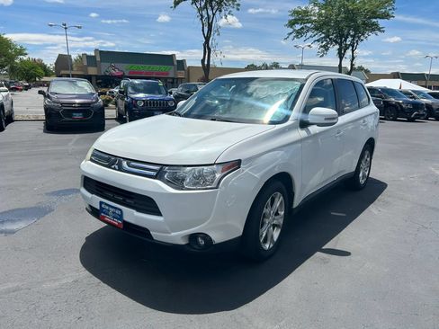 Used 2014 Mitsubishi Outlander SE AWD/4WD image 19