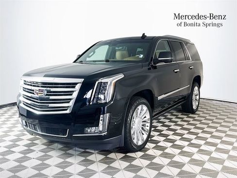 Used 2017 Cadillac Escalade Platinum AWD/4WD image 3