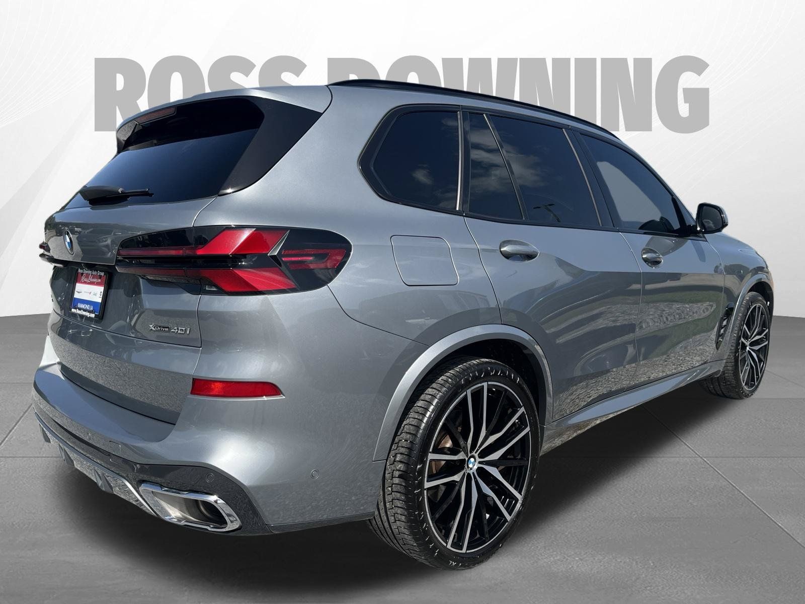 Used 2024 BMW X5 xDrive40i w/ M Sport Package AWD/4WD image 4