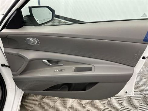 New 2026 Hyundai Elantra SE image 14