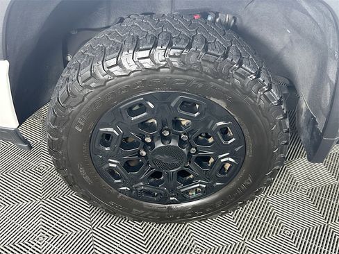 Used 2024 Chevrolet Silverado 3500 High Country w/ High Country Premium Package image 33