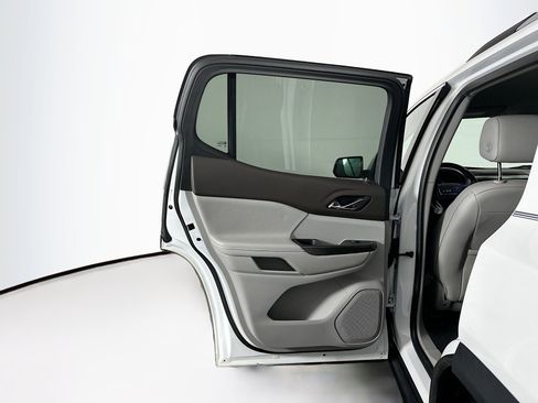 Used 2019 GMC Acadia SLT image 26