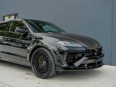 Used 2025 Lamborghini Urus SE image 44