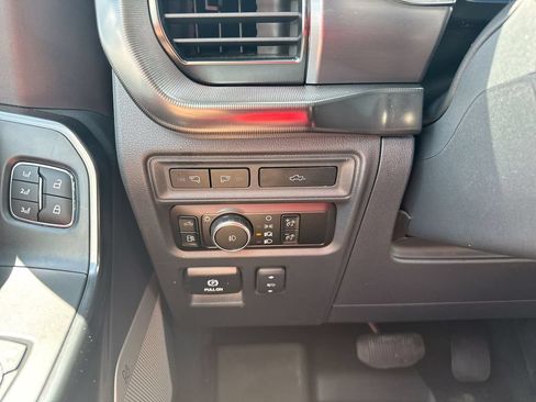 Used 2024 Ford F150 Platinum w/ FX4 Off-Road Package AWD/4WD image 18
