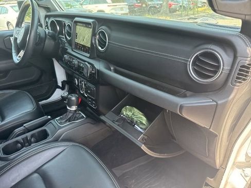 Used 2023 Jeep Wrangler Unlimited Sahara w/ Cold Weather Group AWD/4WD image 22