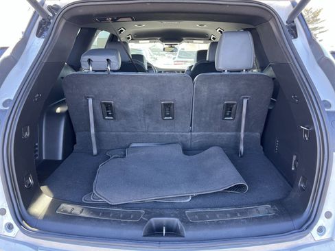 Used 2024 Buick Enclave Essence image 25