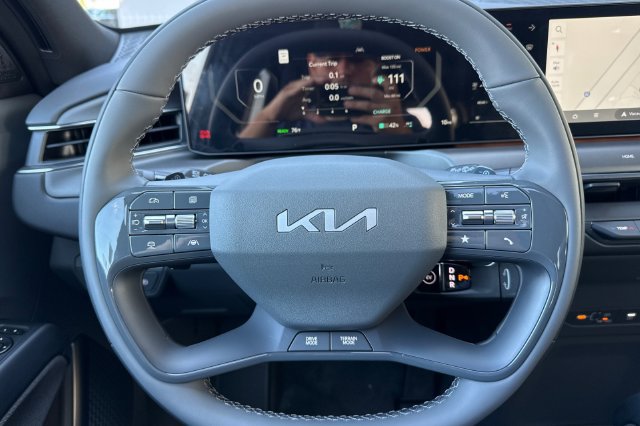 Used 2026 Kia EV9 Land w/ Nightfall Edition Package AWD/4WD image 29