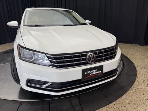 Used 2017 Volkswagen Passat 1.8T SE FWD image 12