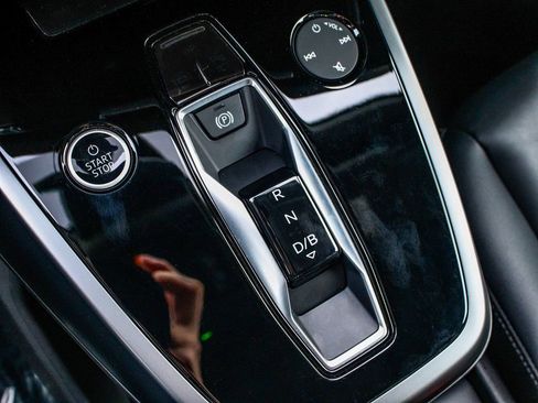 Used 2024 Audi Q4 e-tron Premium Plus w/ Premium Plus image 25