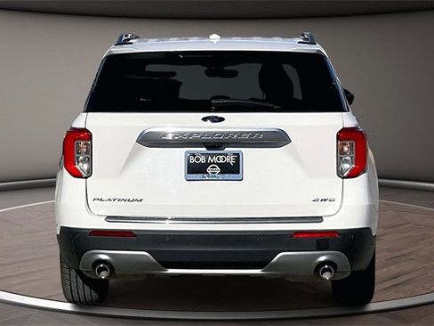 Used 2022 Ford Explorer Platinum w/ Technology Package image 4
