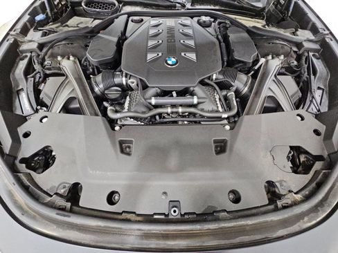 Used 2023 BMW 760i xDrive image 16