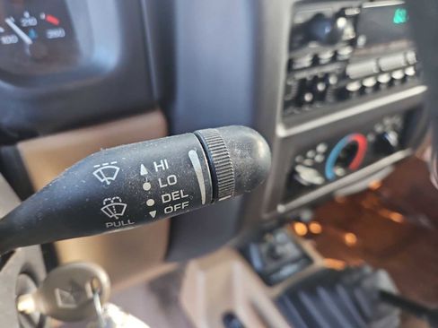 Used 2000 Jeep Wrangler Sahara image 22