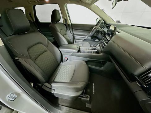 Used 2024 Nissan Pathfinder SV image 27