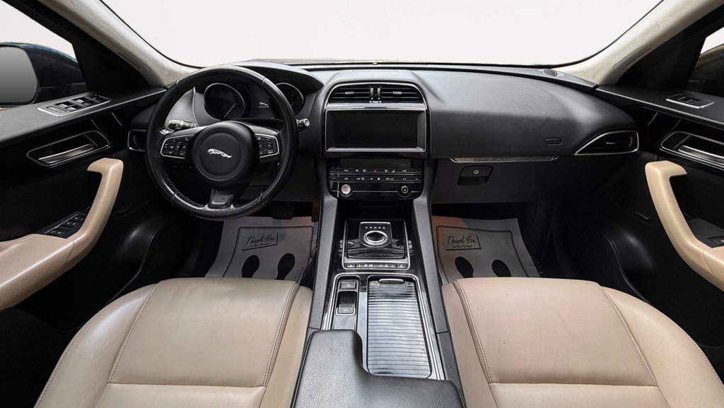 Used 2020 Jaguar F-PACE Premium AWD/4WD image 16