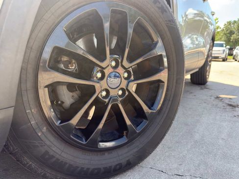 Used 2020 Ford Escape SE FWD image 3