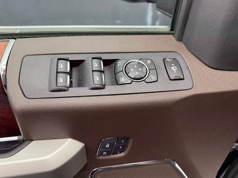 Used 2017 Ford F250 King Ranch w/ King Ranch Ultimate Package AWD/4WD image 38
