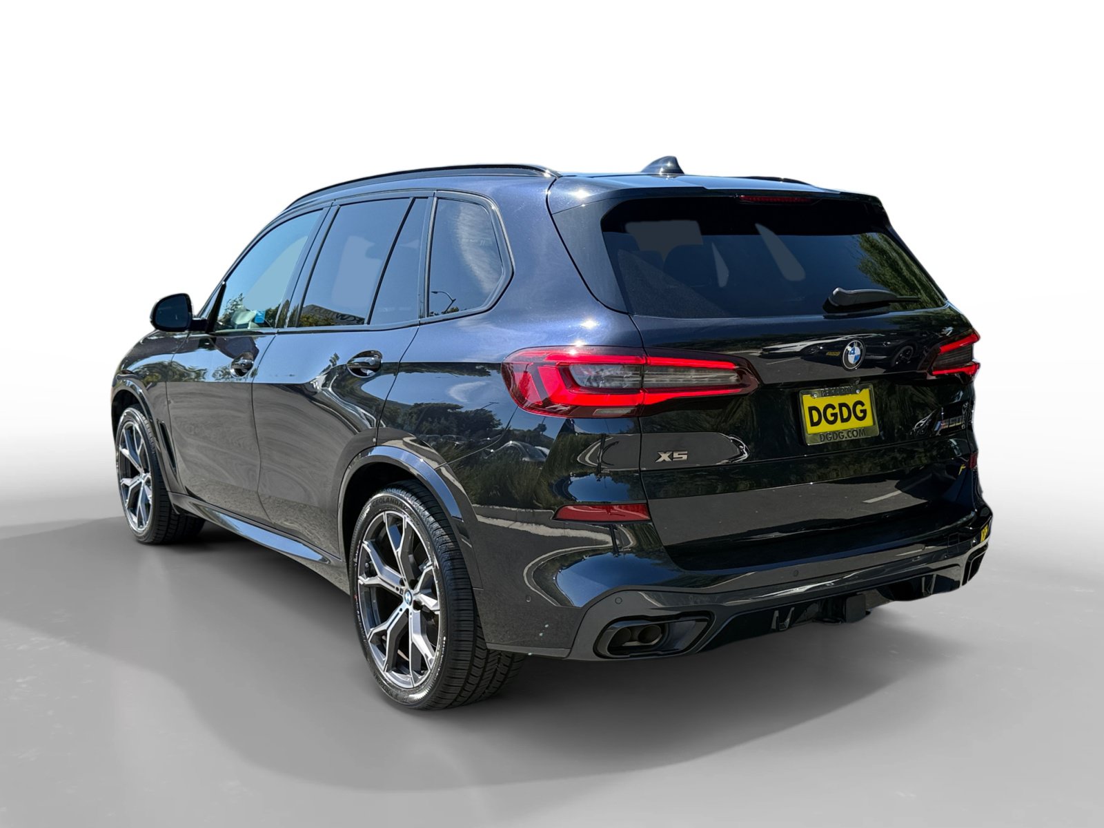 Used 2022 BMW X5 M50i AWD/4WD image 3