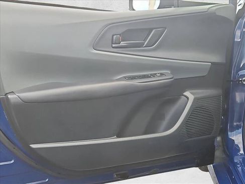 Used 2024 Toyota Prius LE FWD image 10