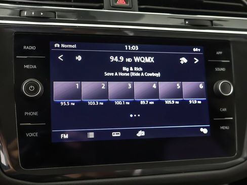 Used 2018 Volkswagen Tiguan SE AWD/4WD image 44